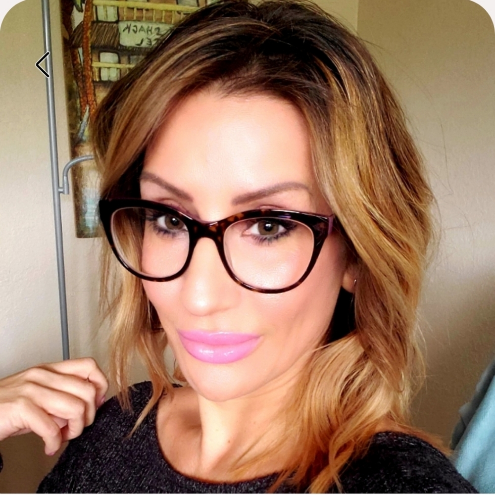 Meet your Posher, Lori